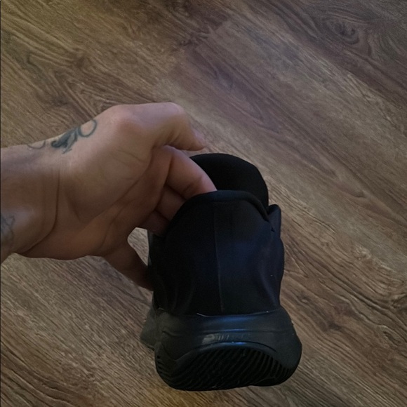 Men's Black Athletic Shoes - Picture 3 of 4